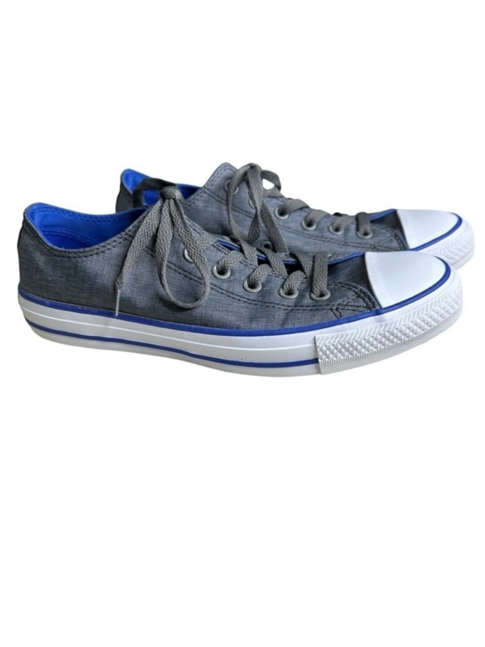 Converse Chuck Taylor Women’s Sneakers. Size 9